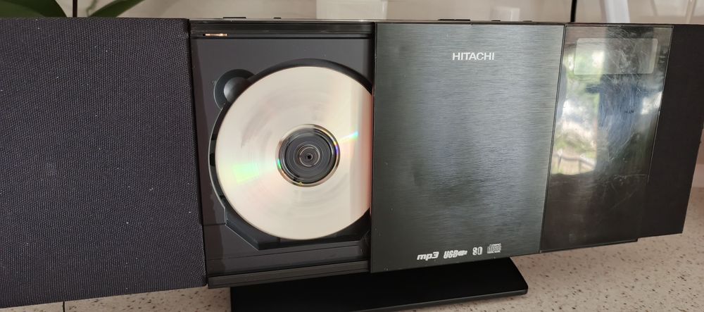 Pentru bucătărie combina Hitachi