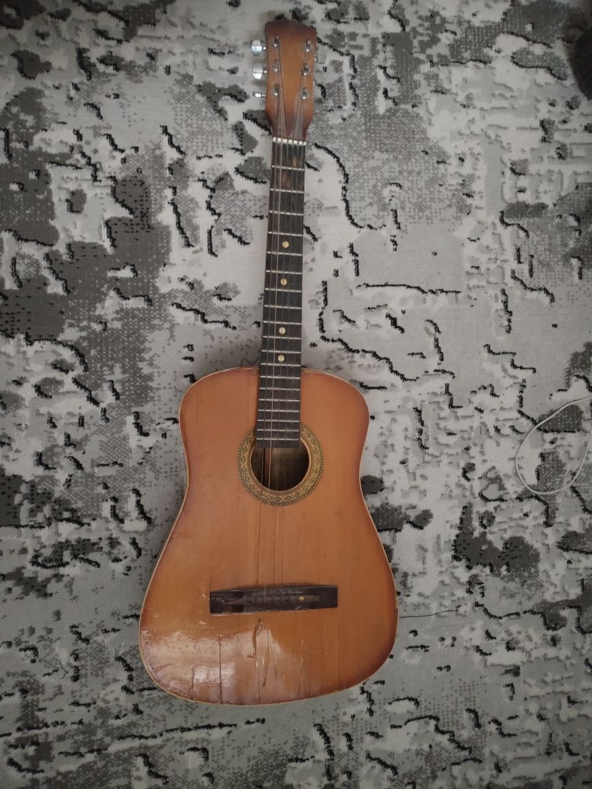 Gitara Rossiya garatiyali original