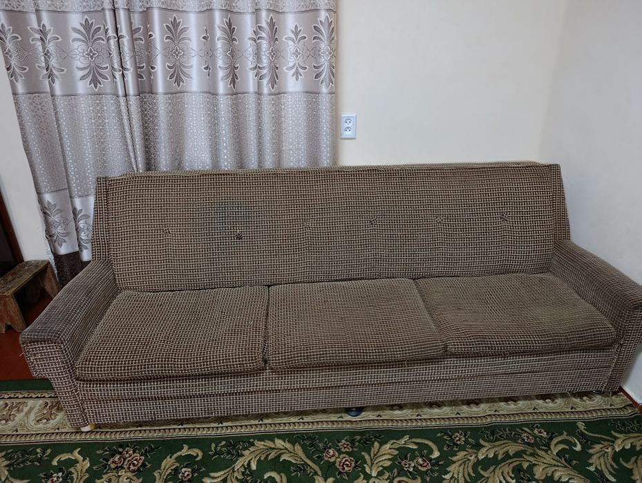 Продам диван и два кресла