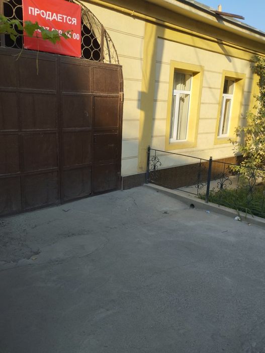 Uy joy sotiladi yer narhida 13.5 soth bolip ham sotiladi