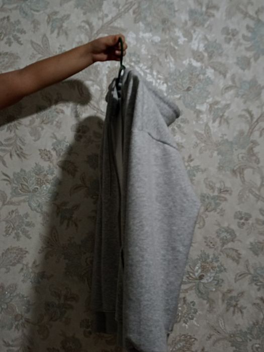 Продаётся зипка (олимпийка, толстовка, спортивка)