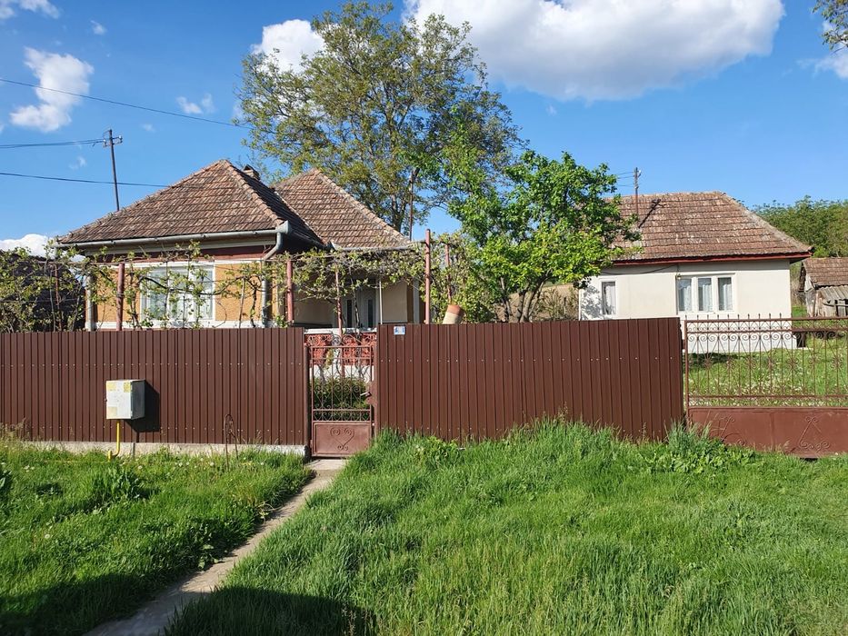 Vând casă în comuna Sânger