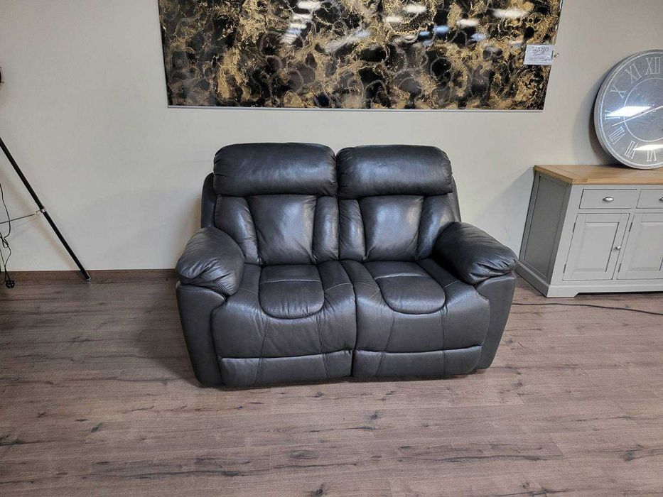 Сив кожен диван двойка с електрически релаксиращ механизъм