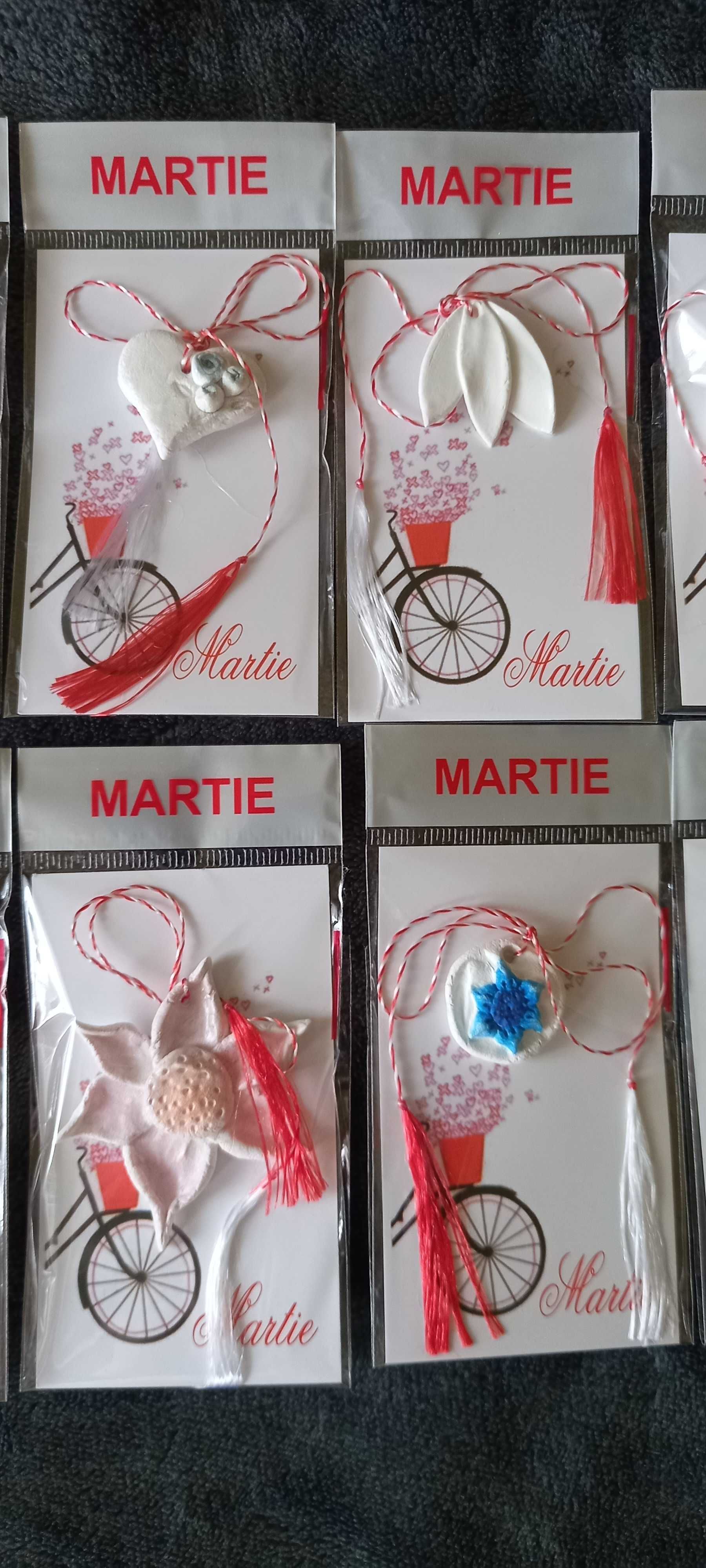 Martisor tip medalion lucrat manual (martisoare)