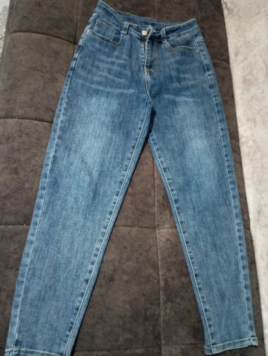 Джинсы женские в отличном состоянии фирменные