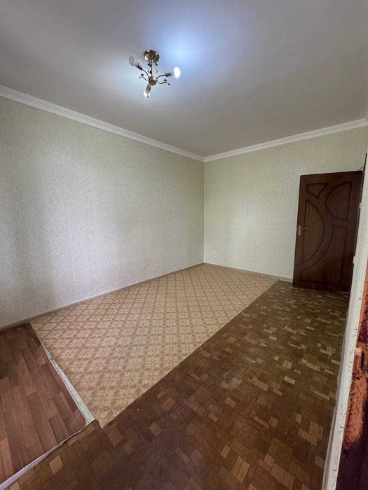 СРОЧНО !! Продаётся квартира в Яшнабаде 1/3/4 ( 38 кв/м ) Авиасозлар 2