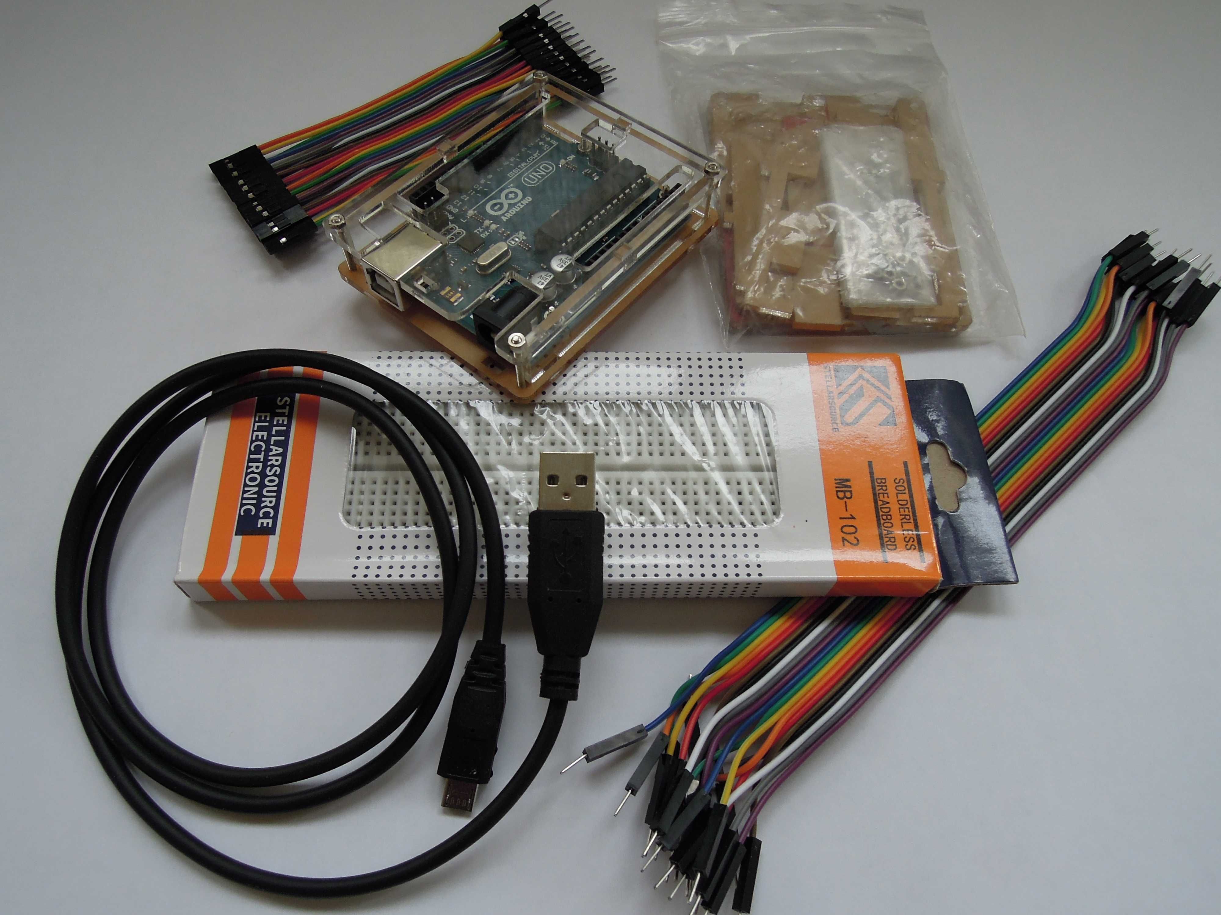 Корпус для Arduino UNO, макетная плата, провода