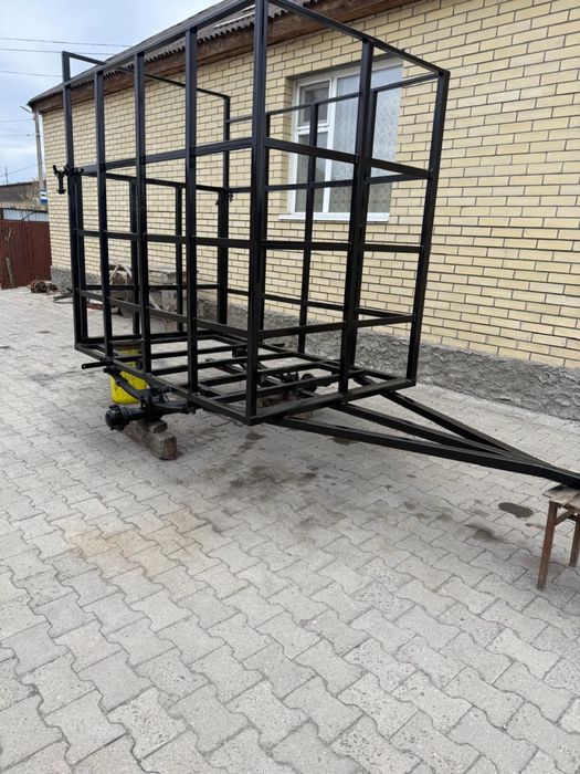 Легковой прицеп - коневозка