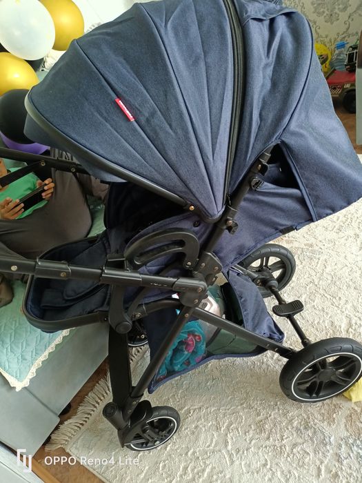 Коляска, почти новая!