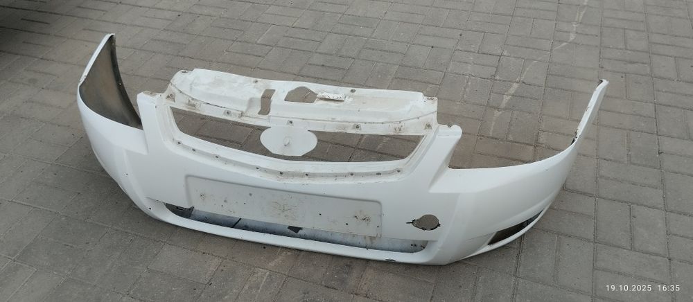 Продам б/у бампера от приоры 2