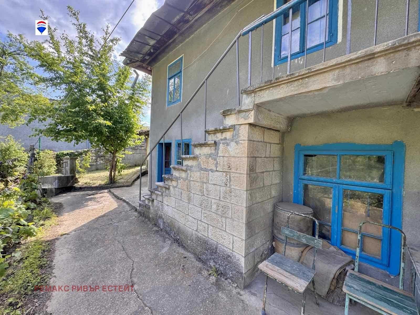 Селска къща за продажба в с. Нисово
