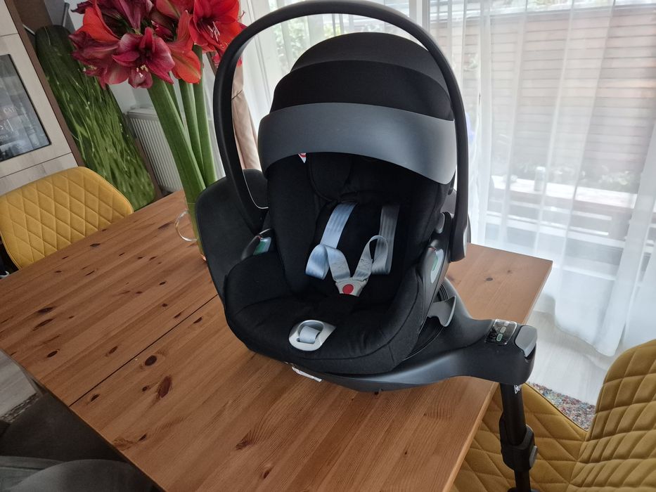Scoica auto Cybex Cloud T i-size + baza, neagra (cu insert nou-născut)