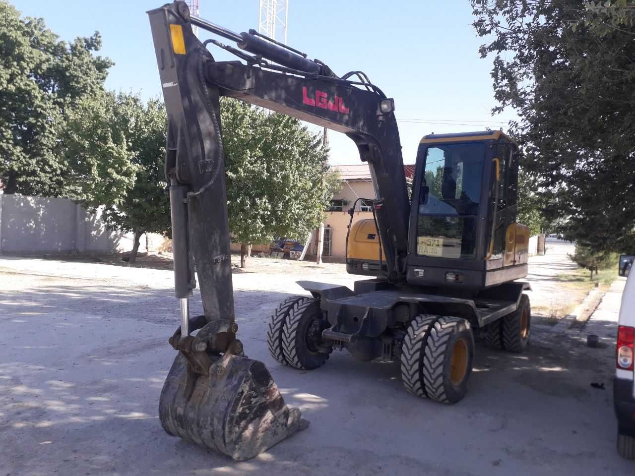 ЭКСКАВАТОР LG680 сотилади .