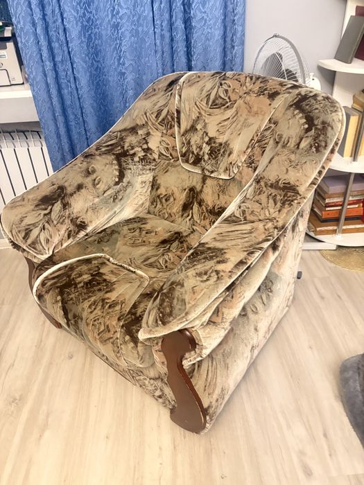 Диван раскладной и два кресла