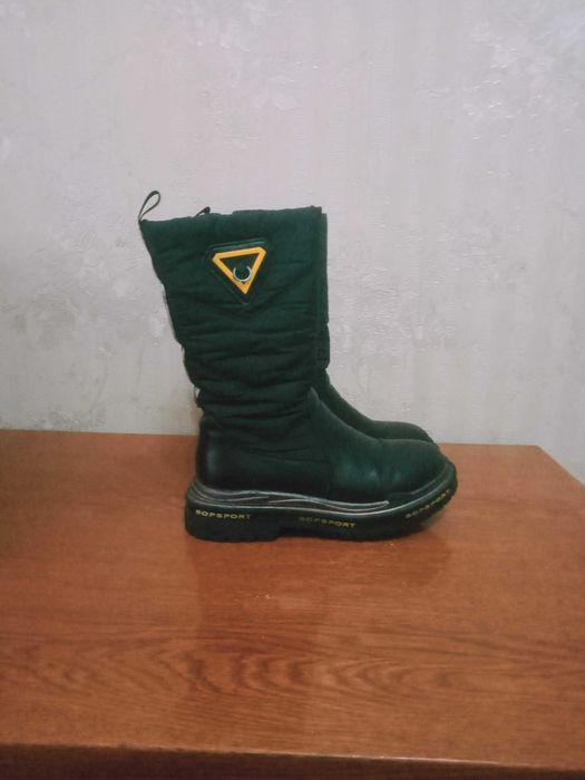 Сапожки  зимние на девочку размер 35-5000 тенге р 33 цена  2800 тг