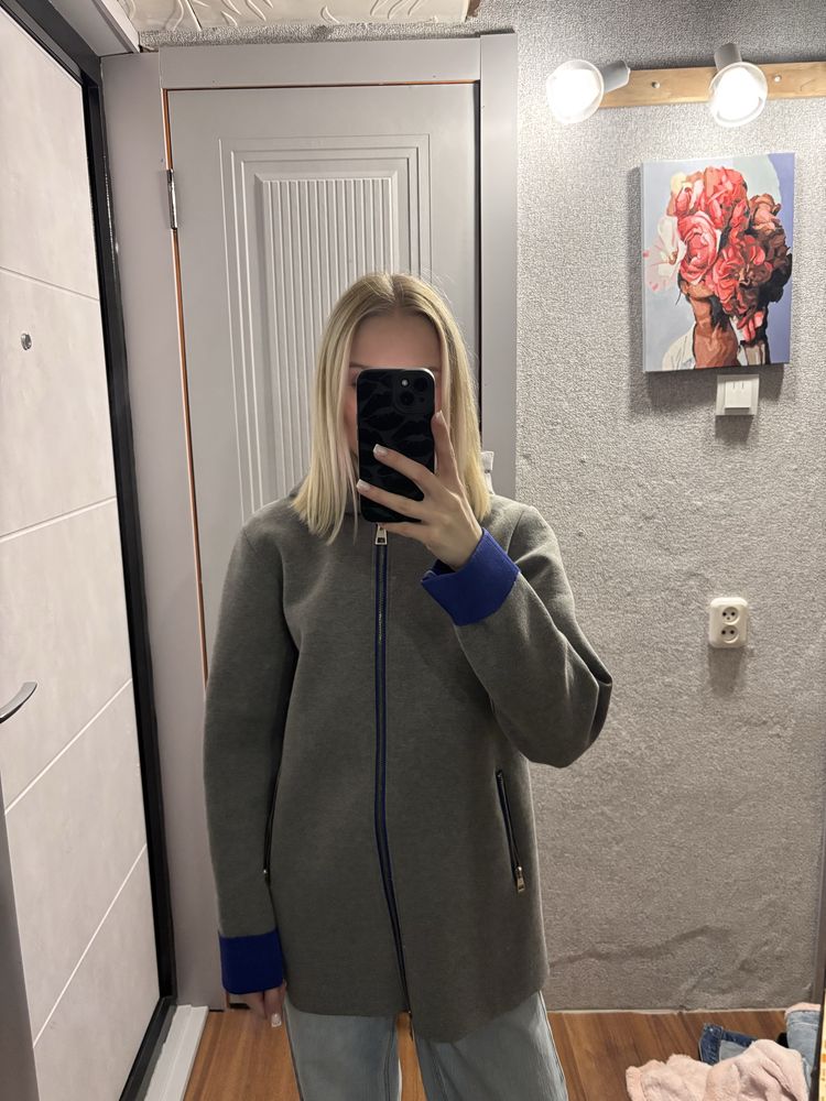 Продаю верхнюю одежду
