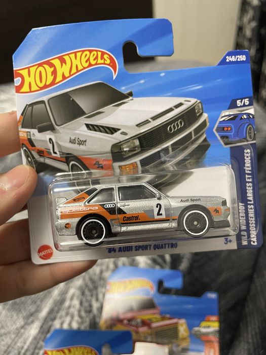 se vinde Hot Wheels th