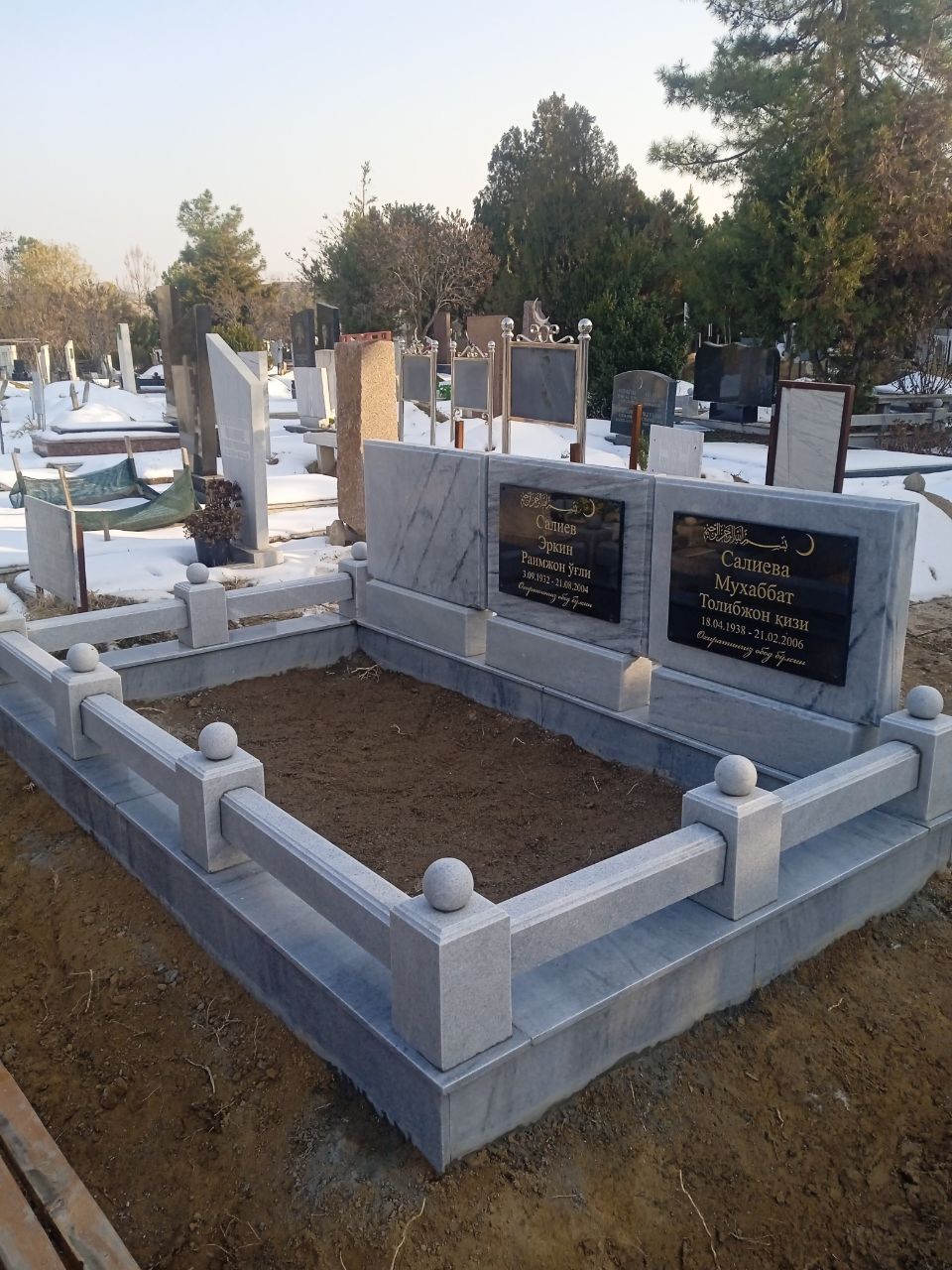 Памятник гранитный
