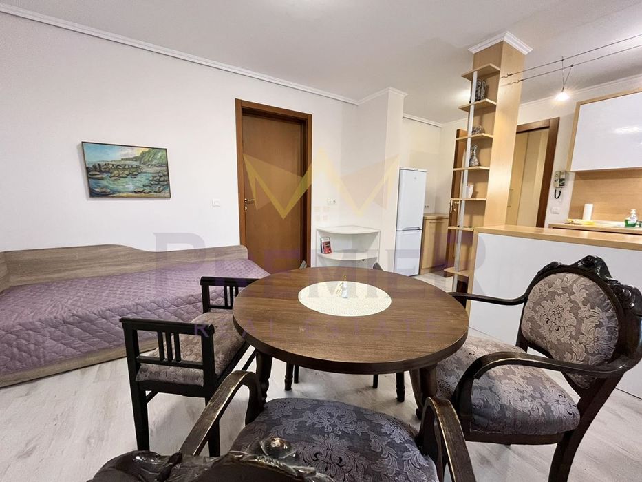 Дава се под наем Двустаен апартамент в Варна, Център - 65 кв.м за 484.5 € - Снимка #4