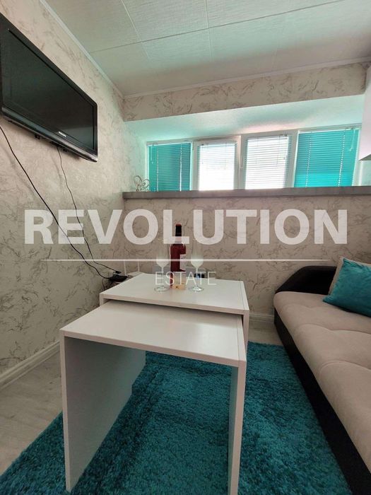 Дава се под наем Едностаен апартамент в Варна, Спортна зала - 20 кв.м за 300 € - Снимка #4