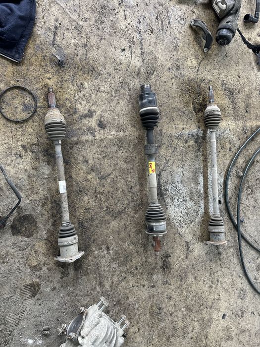 Полуоски за Фиат Седичи и Сузуки SX4