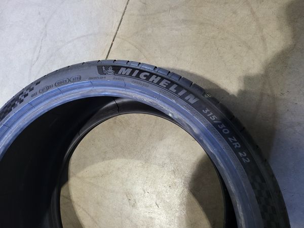 315/30/22//275/35/22 MICHELIN