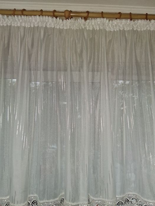 Vând perdea ,model foarte frumos