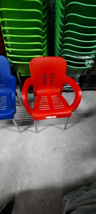 столове различни цветове/стол с Метални крака