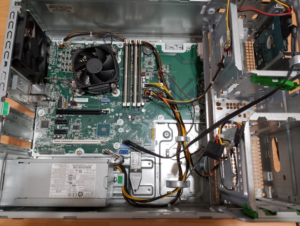 HP EliteDesk 800 G4 TWR + Samsung (600лв и 110)S24H650