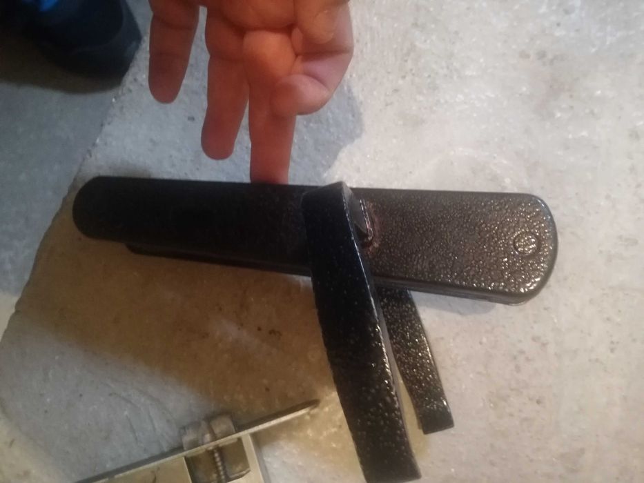 Продавам брава с дръжки за входна и интериорна врата