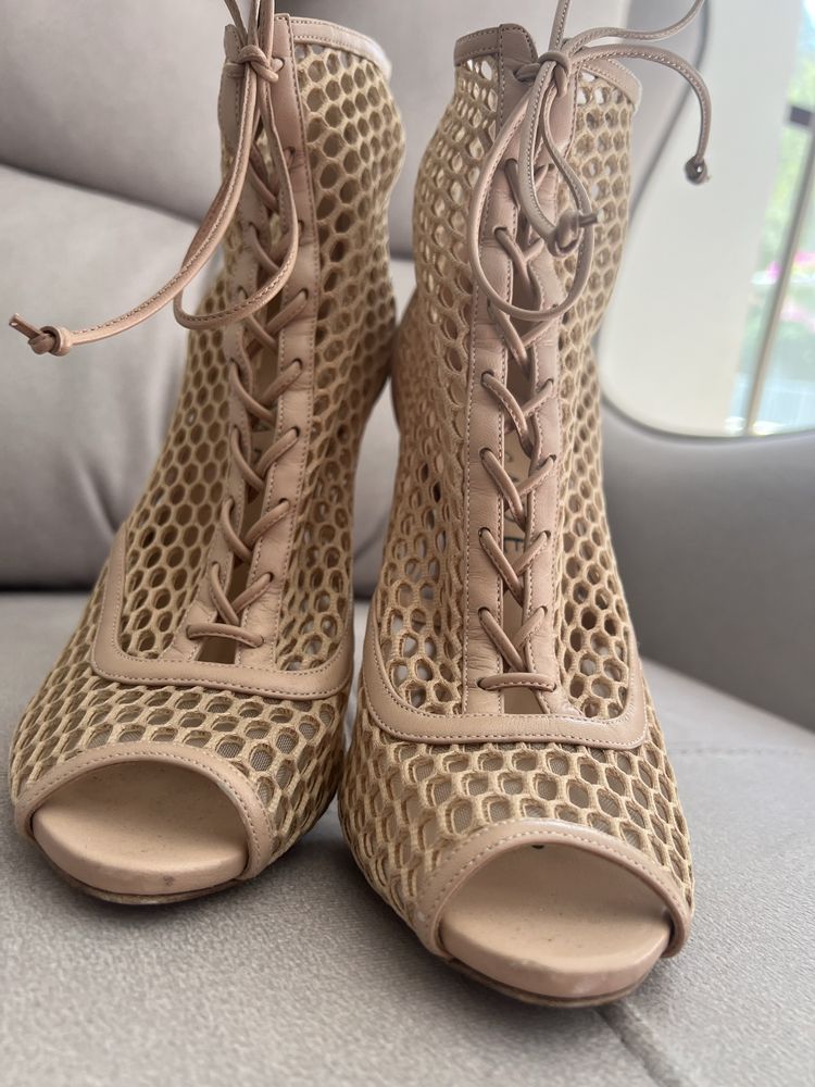 Обувки Casadei