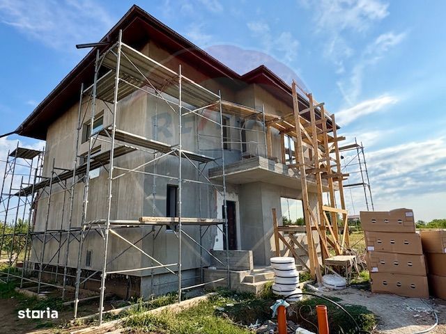 Vilă frumoasa cu 5 camere, 700 mp currte si pompa de caldura - Saftica