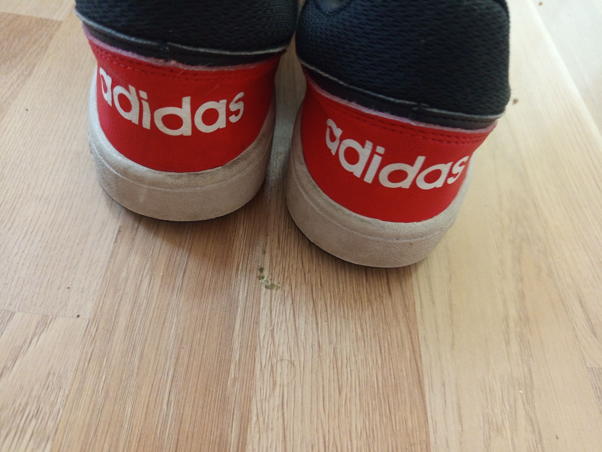 Продавам Adidas обувки
