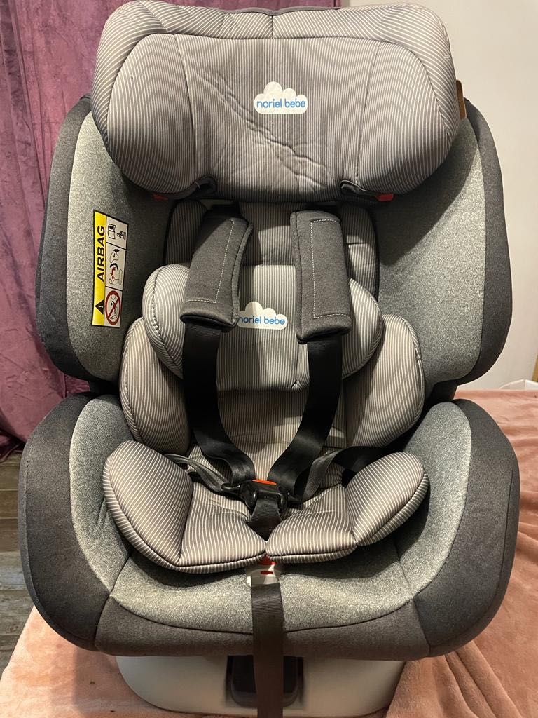 Scaun auto cu isofix