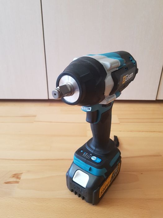 Мощен ударен гайковерт 1/2 1800Nm