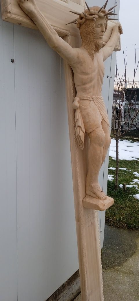 Troita crucifix Isus sculptata lemn arta donatie biserica