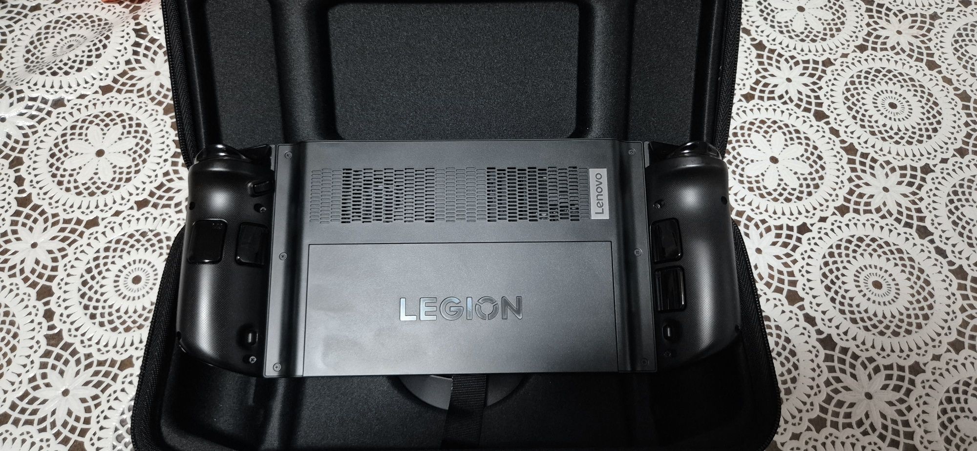 Lenovo Legion Go НОВ!!! РАЗОПАКОВАН!!! + подарък игра по ваш избор