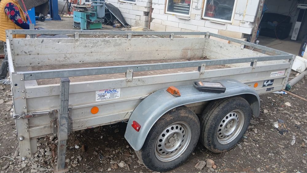 Remorca doua axe  2.500 kg (2.5 tone)