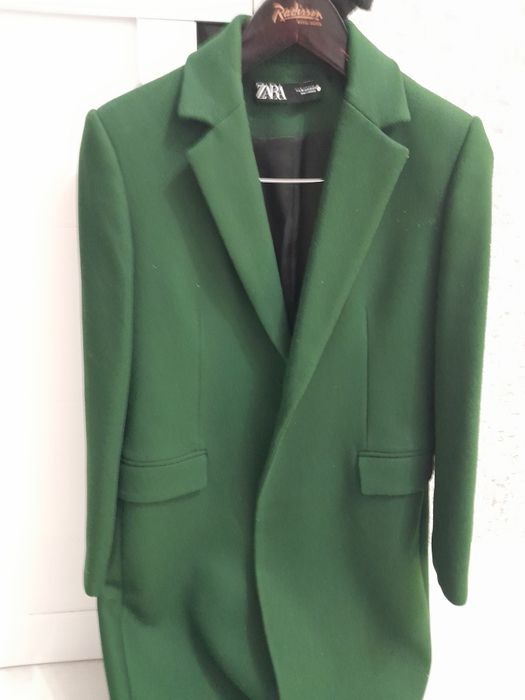 Продам пальто zara срочно