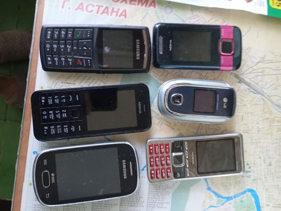 Телефоны разные от 10 т