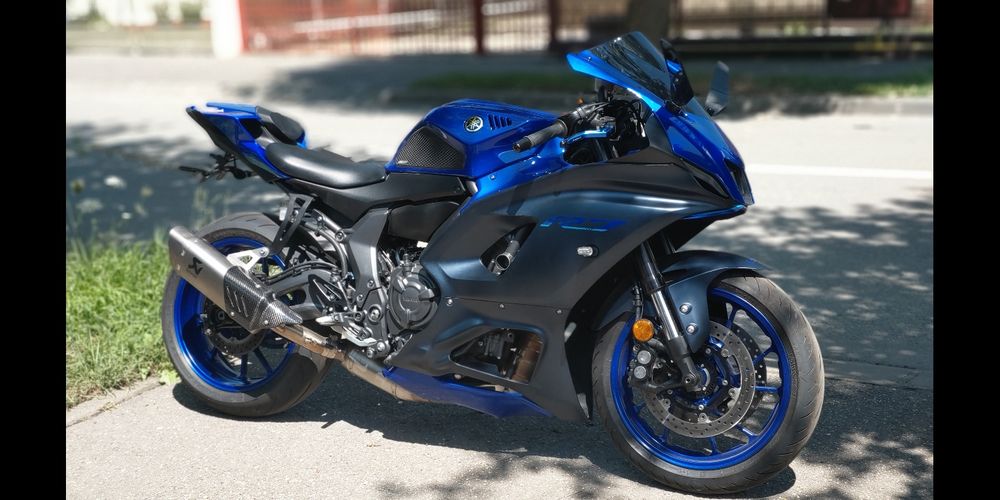Moto Yamaha R7 A2