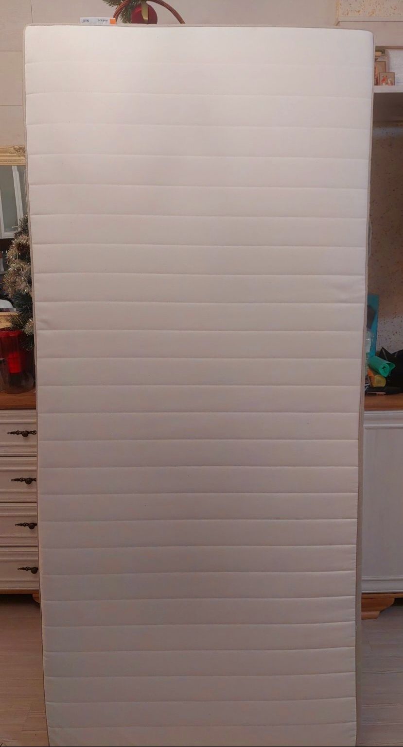 Ikea матрак 90x200cm