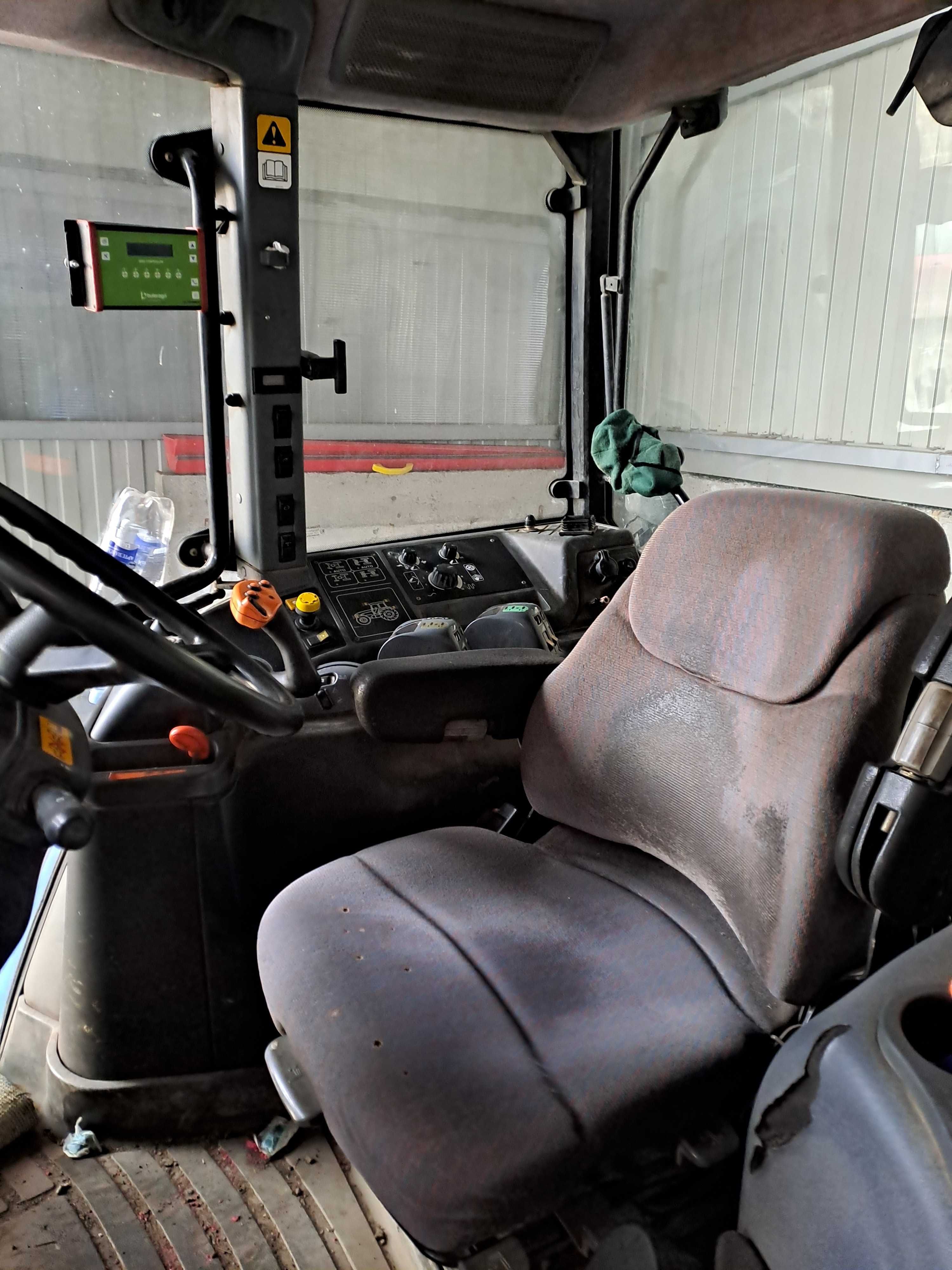 De vânzare tractor new holland tm 190