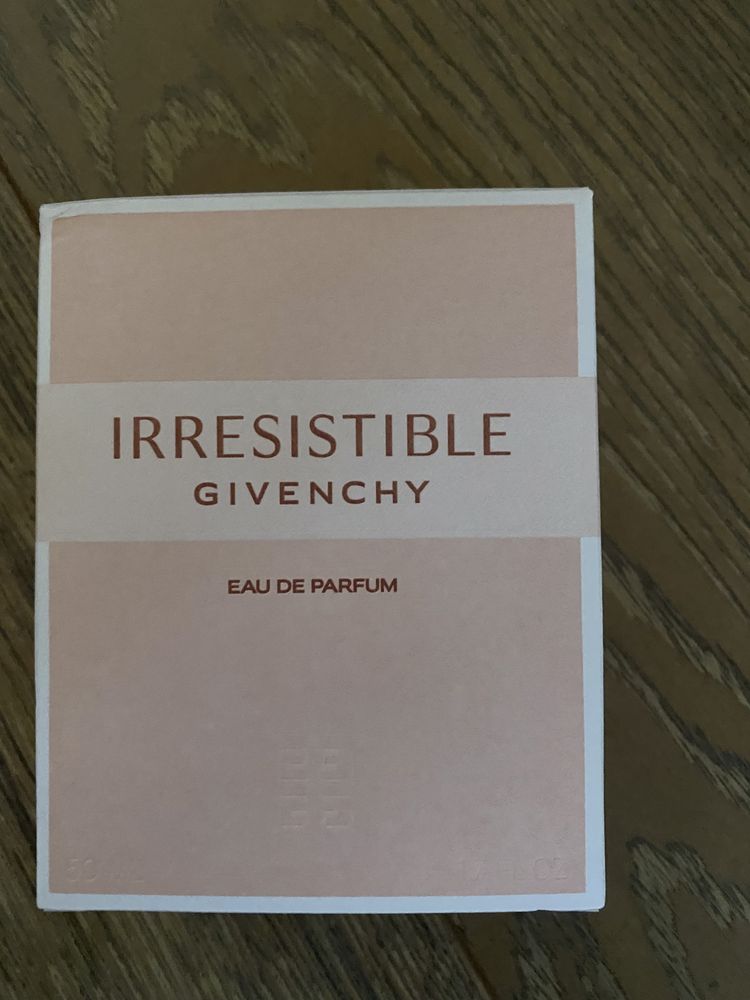 Парфюм GIVENCHY Irresistable