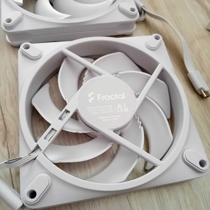 Fractal Momentum 12 rgb white (3бр. комплект)