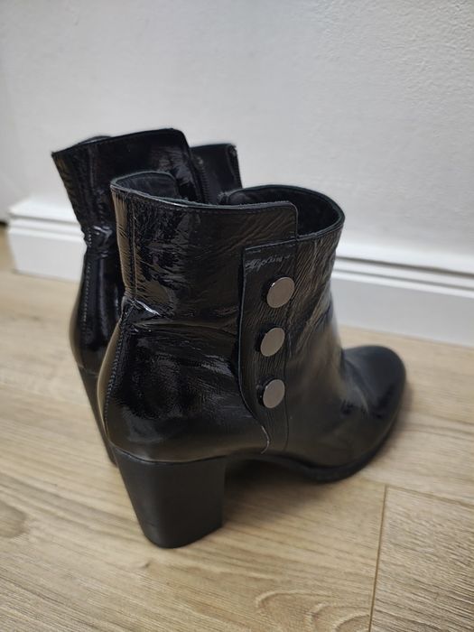 Ghete de dama lucioase