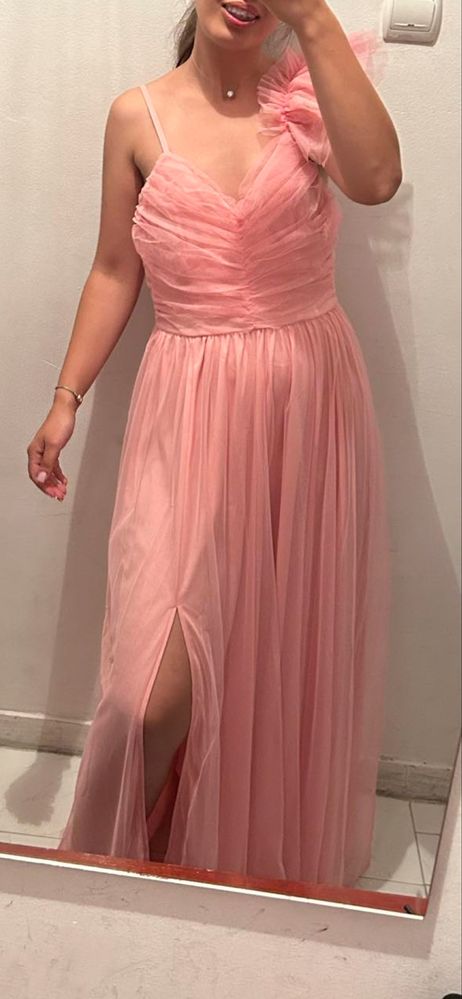 Rochie roz midi.