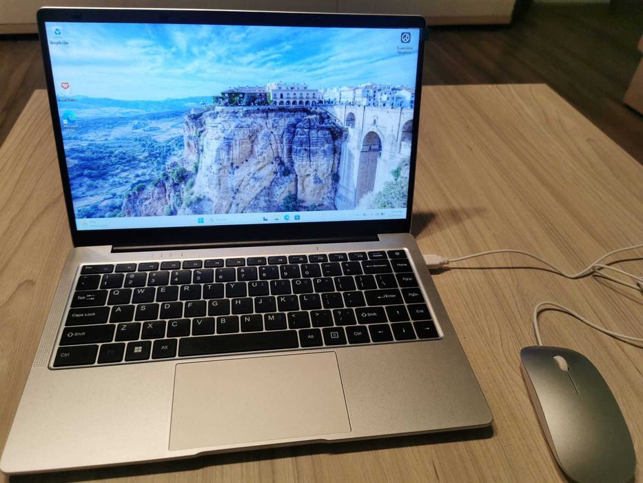 Laptop nou – Intel J4025 / 6GB RAM / 128GB SSD / Windows 11