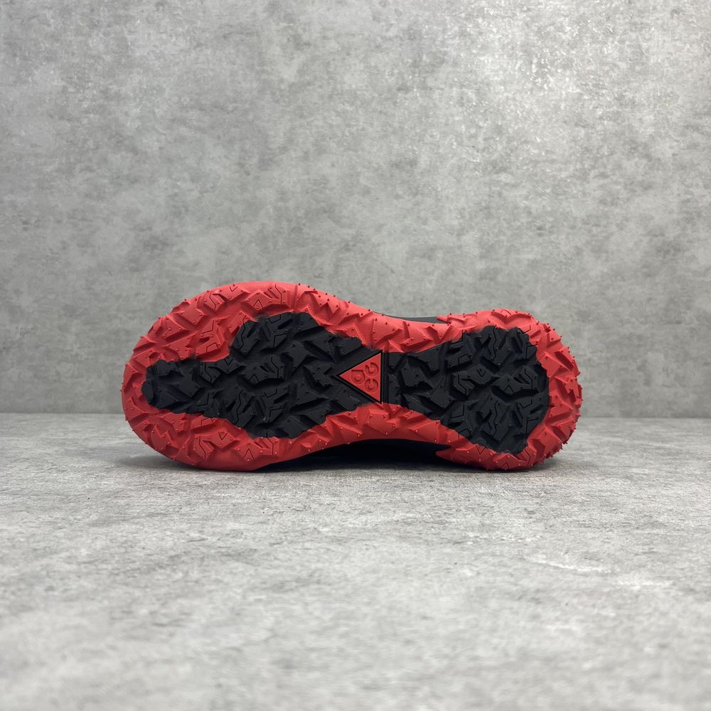 Nike ACG Mountain Black/Red - 41/42