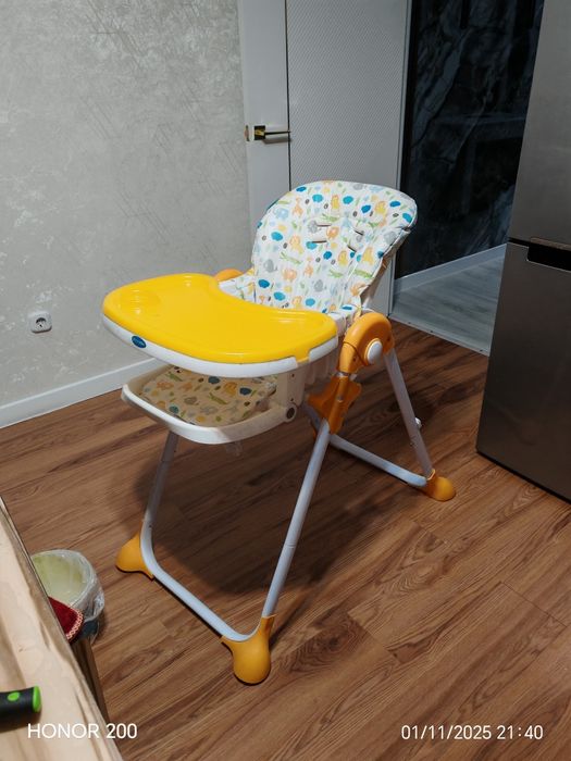 Детский стульчик для кормления